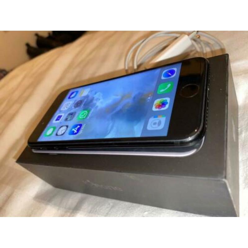 Nette Iphone 7 128GB zwart met doos