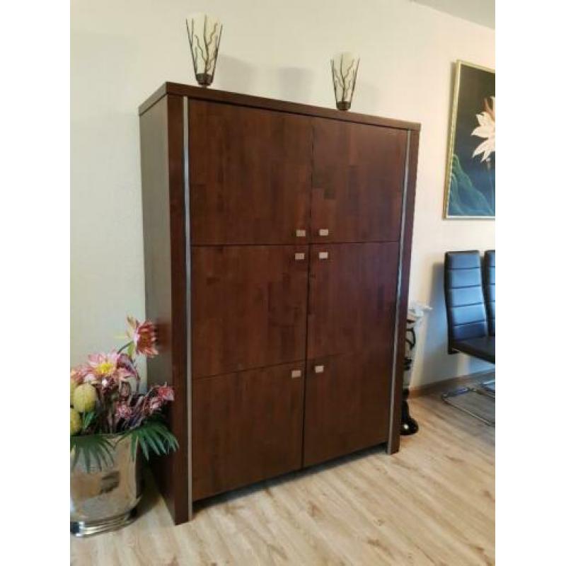 Woonkamer meubels - wandkast, dressoir, tafel, stoelen, bank