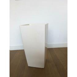 Grote witte plantenpot lechuza 30x30x56