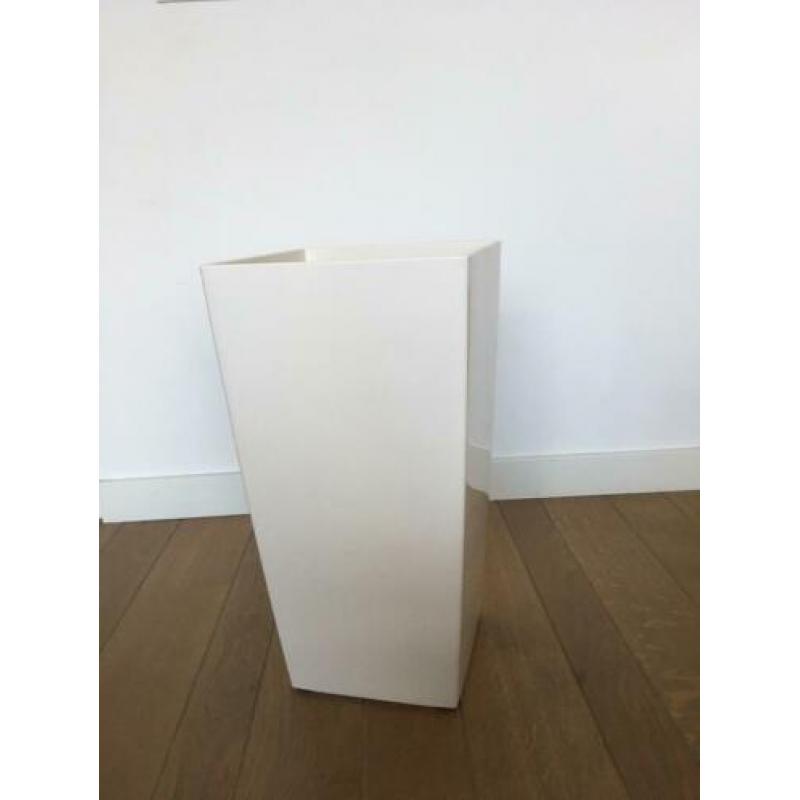 Grote witte plantenpot lechuza 30x30x56