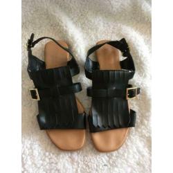 Charles & Keith zwarte leren sandalen 37