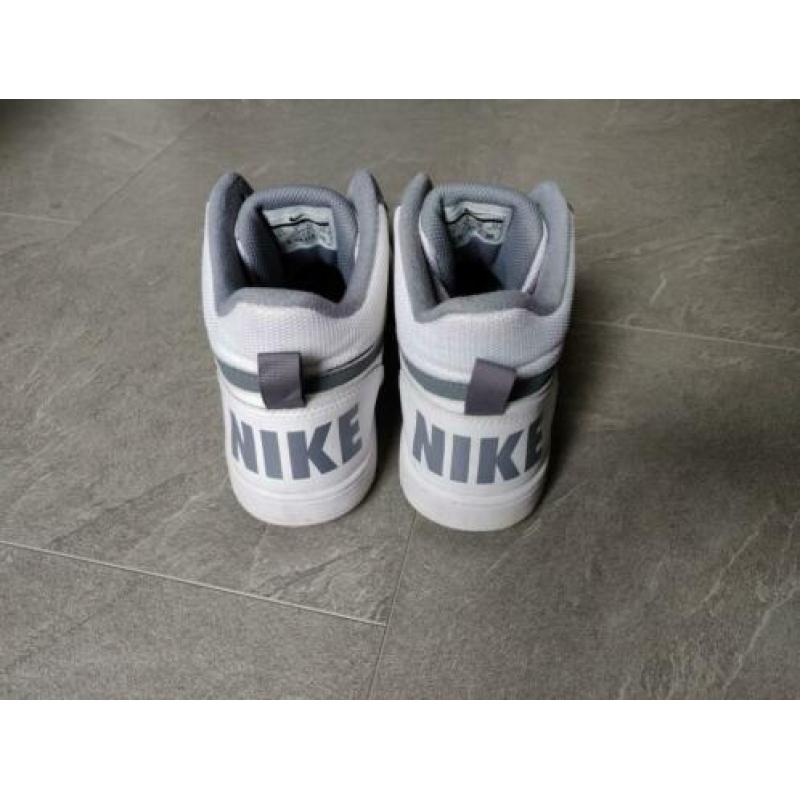 Nike Court Borough Maat 40 Grijs/Wit