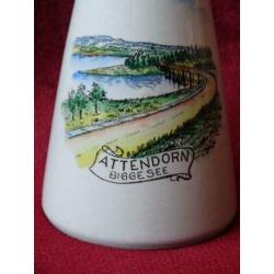 Oud vaasje / souvenir uit Attendorn, Duitsland