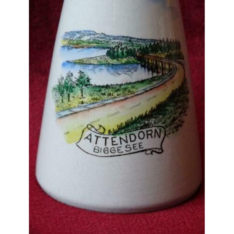 Oud vaasje / souvenir uit Attendorn, Duitsland