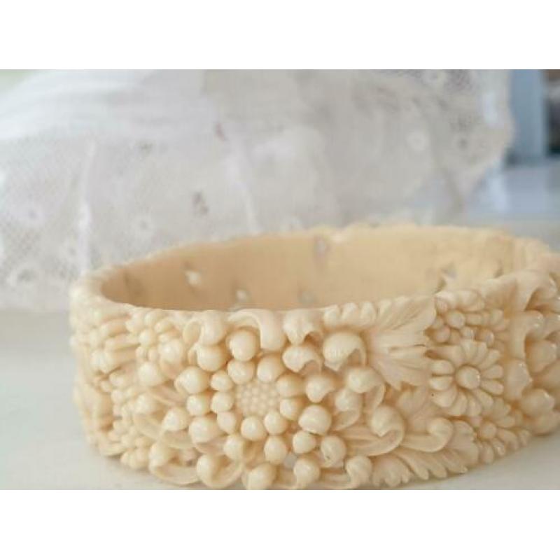 Antieke armband ivoor van voor 1947
