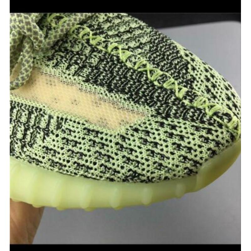 Adidas yeezy 350 v2 yeezreel yellow