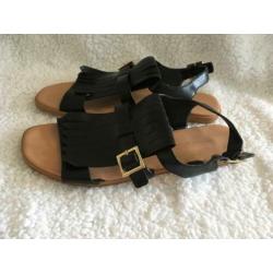 Charles & Keith zwarte leren sandalen 37