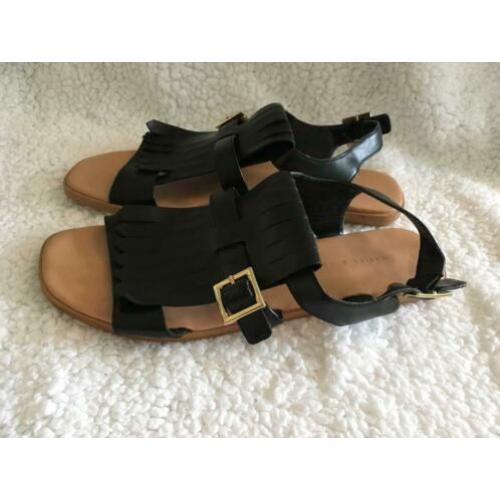 Charles & Keith zwarte leren sandalen 37