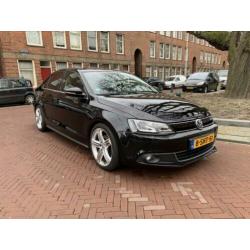 Volkswagen Jetta 1.4 TSI 110KW Hybrid Dsg7 2013 Zwart