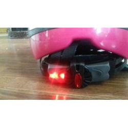 Super gave kinder cap met licht en body protector
