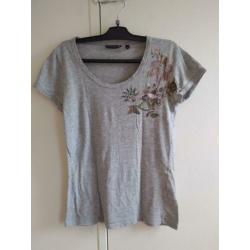 River Woods lichtgrijs geborduurd T-shirt maat M