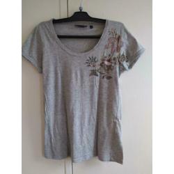 River Woods lichtgrijs geborduurd T-shirt maat M
