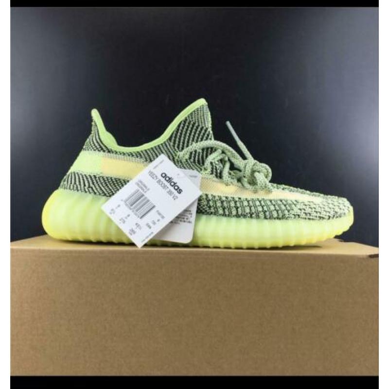 Adidas yeezy 350 v2 yeezreel yellow