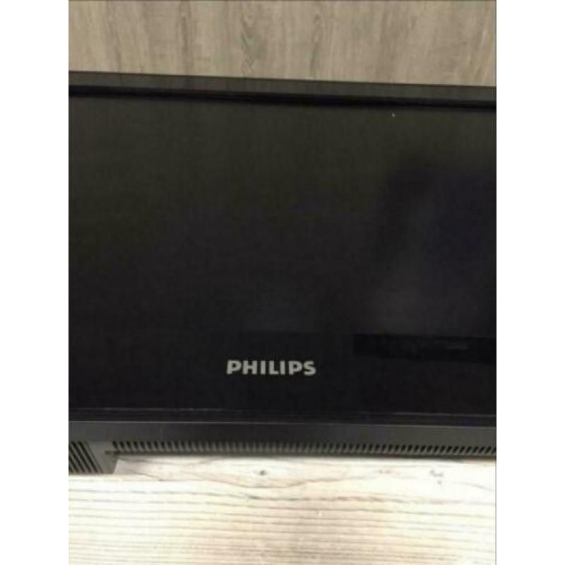 Philips HD tv 120 x 70 incl. muurbeugel en afstandsbediening