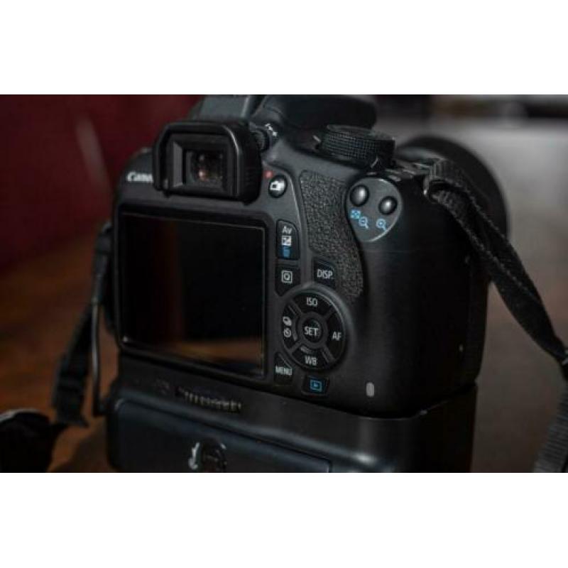 canon 1200d + batterygrip & Canon EF-S 18-55mm f/3.5-5.6 III