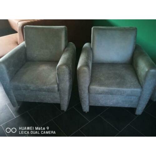Twee mooie lederlook fauteuils (zie foto's)