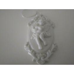 Grote witte roos en nog 23 foto's met alleen witte items.