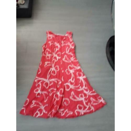 Opruiming! Luchtig roze jurk met witte stiksels. S