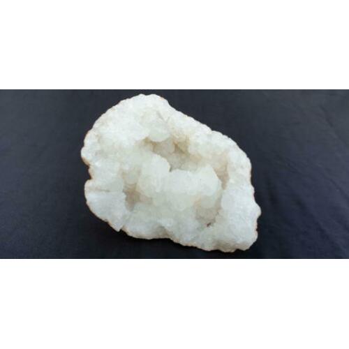 Hele mooie kwarts geode