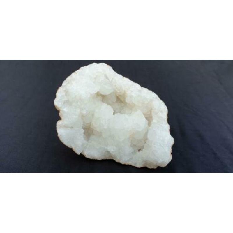 Hele mooie kwarts geode