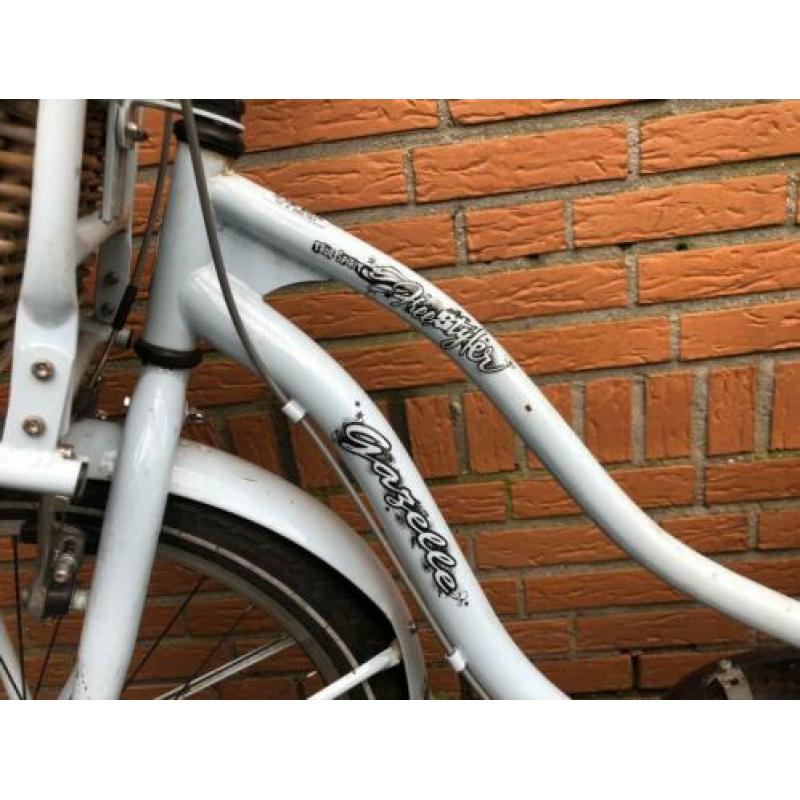 Stoere licht blauwe Gazelle freestyler fiets 24 inch 3 versn