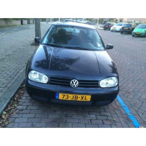 Volkswagen Golf 1.6 77KW 2002 Zwart