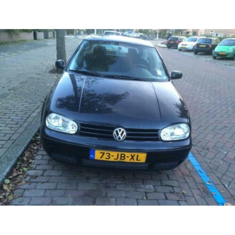 Volkswagen Golf 1.6 77KW 2002 Zwart