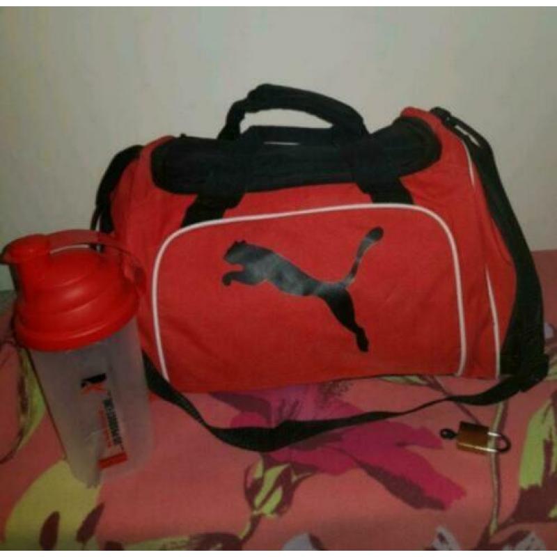 Z.G.A.N sporttas Puma met nieuwe shake beker en slotje