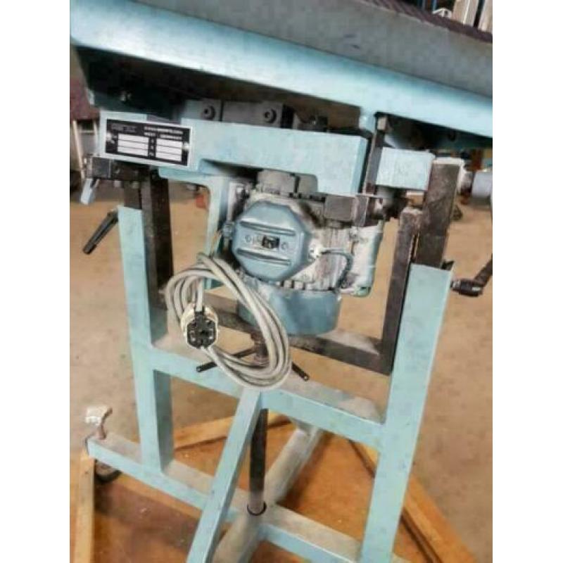 Grafische machine , elektrische papierschudder