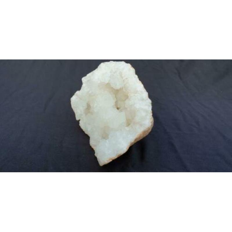 Hele mooie kwarts geode