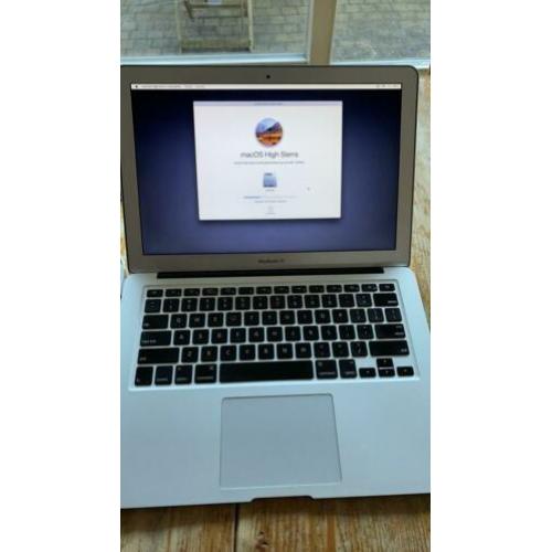Apple MacBook Air 13” 2011