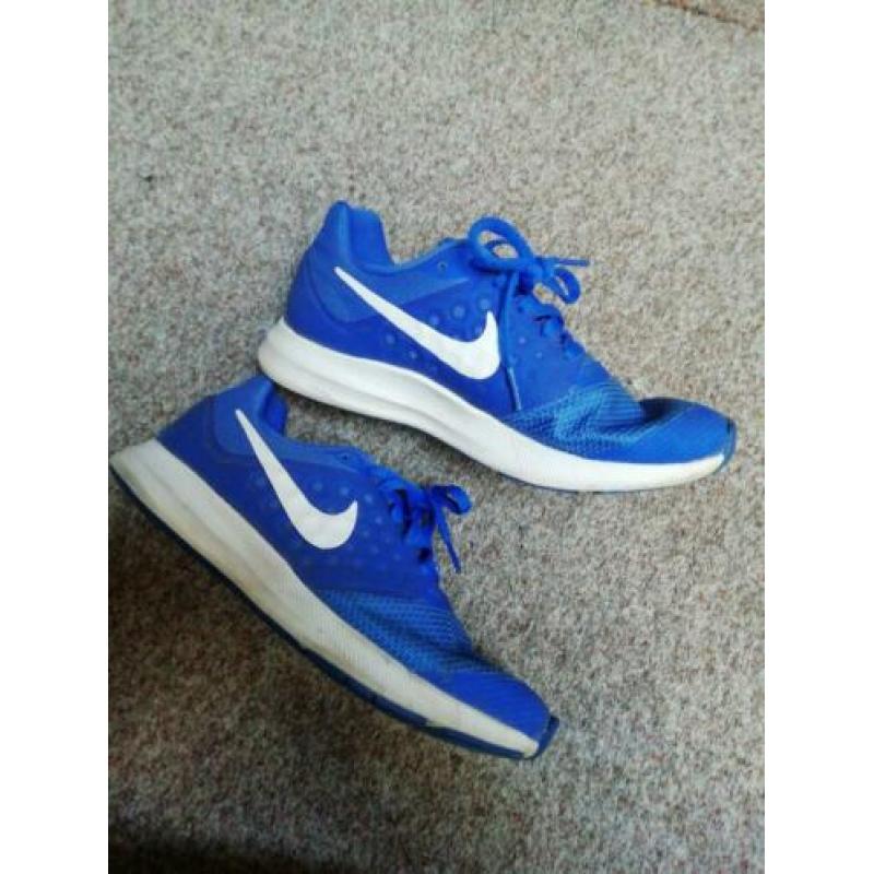 Nike sportschoen maat 37.5