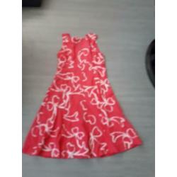 Opruiming! Luchtig roze jurk met witte stiksels. S