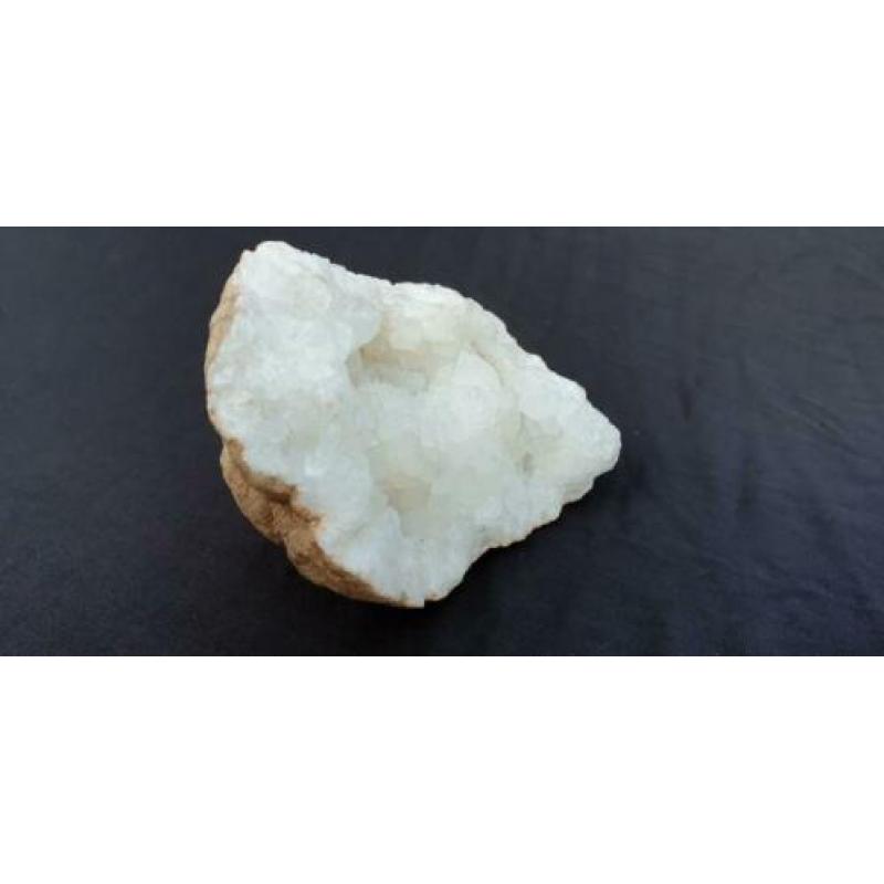 Hele mooie kwarts geode