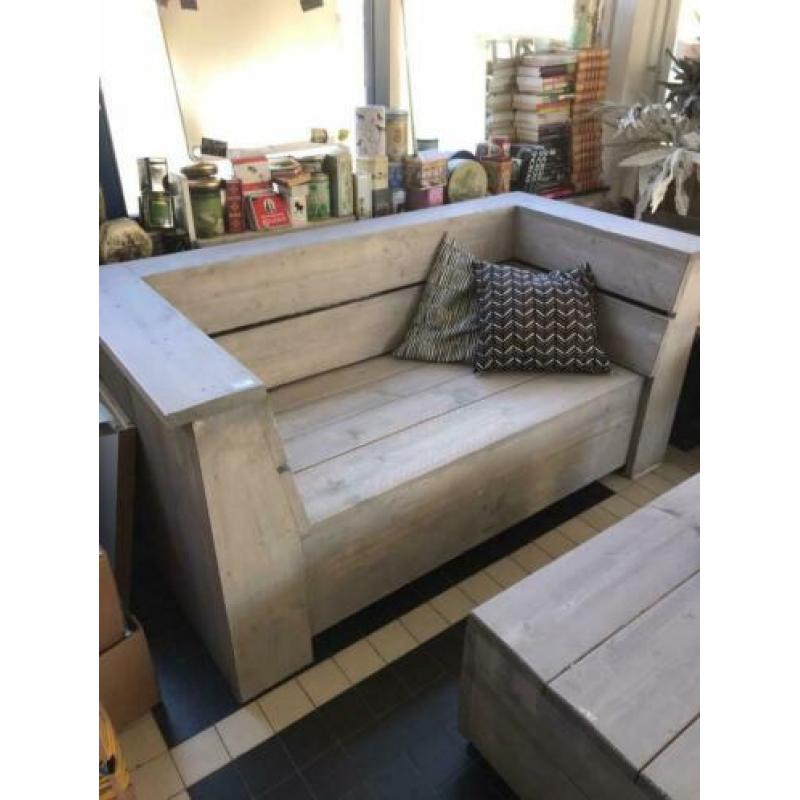 Tuinbank en tafel, landelijk en stoer +gratis kussens