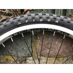 Bombshell BMX cruiser wielen wielset Tioga Comp 3 banden 24"