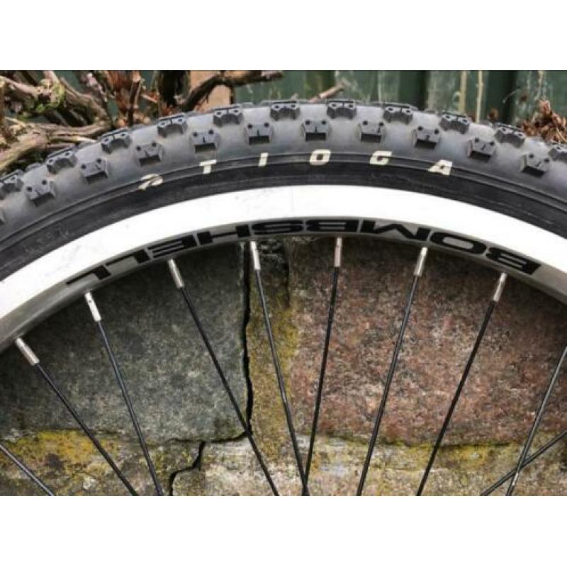 Bombshell BMX cruiser wielen wielset Tioga Comp 3 banden 24"