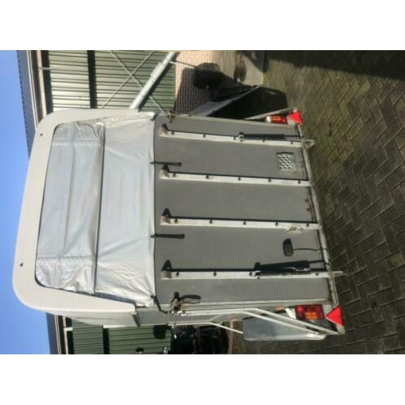 Hotra 2 paards trailer keurige trailer