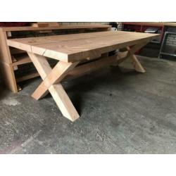 Nieuwe Kruispoot boomstam eettafel 2,5 mtr lang voor 8 pers