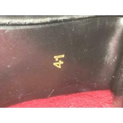 Schoenen met hak en band met klittenband 41