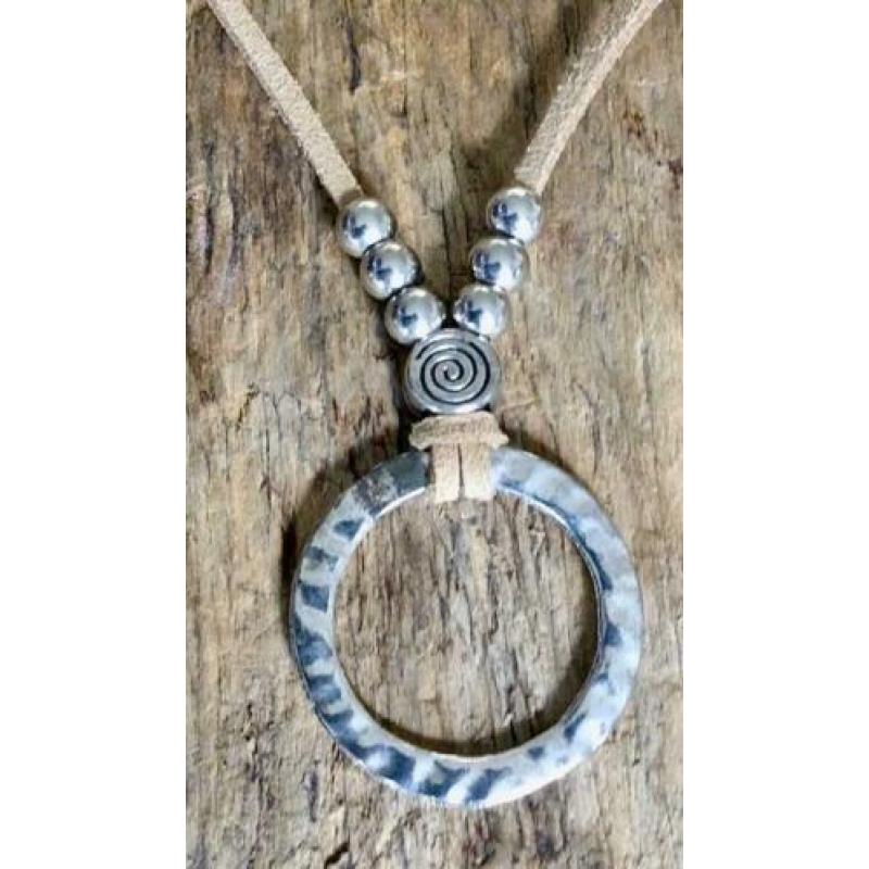 Boho Ibiza festival ketting / riem veertjes