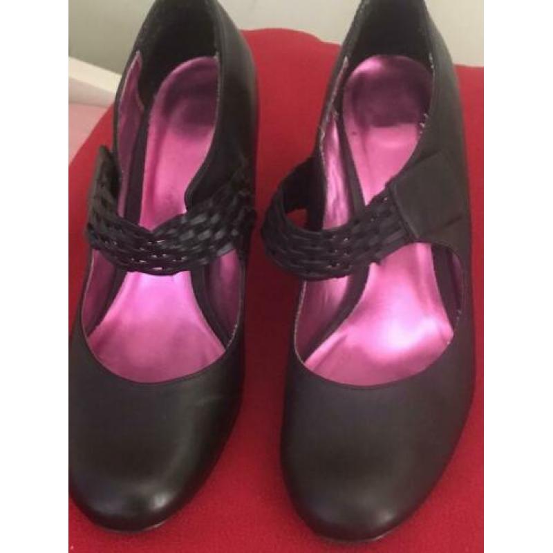 Schoenen met hak en band met klittenband 41