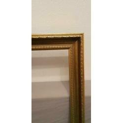 Vergulde klassieke lijst,binnen maten 54cm bij 84cm.