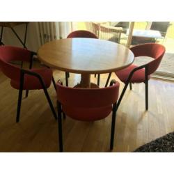 Te koop gezellige EETHOEK (ronde tafel met 4 stoelen)