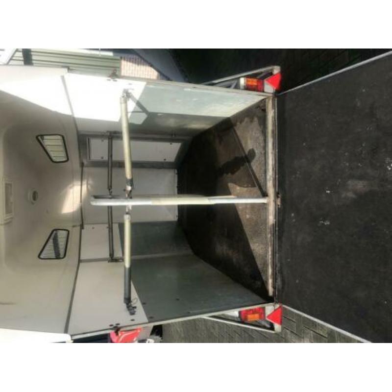 Hotra 2 paards trailer keurige trailer
