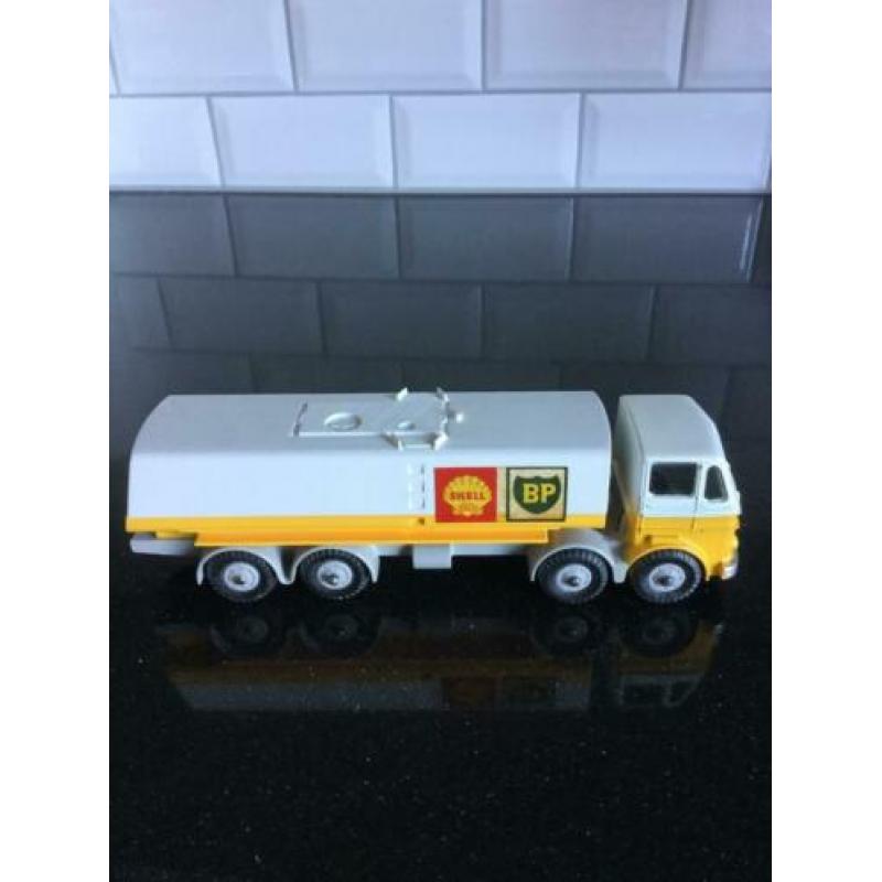 Dinky Toys Leyland Octopus Shell/BP tanker #944 NM