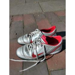 Voetbalschoenen Nike maat 37,5