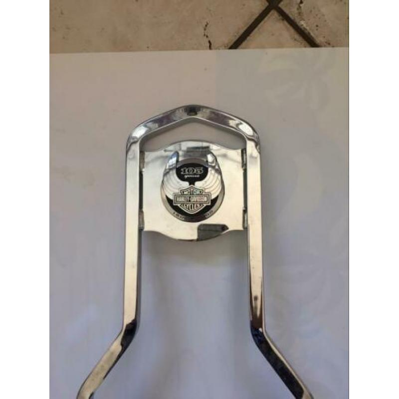 t.k. Harley Sissybar met detach. sideplates, 105 anniversary