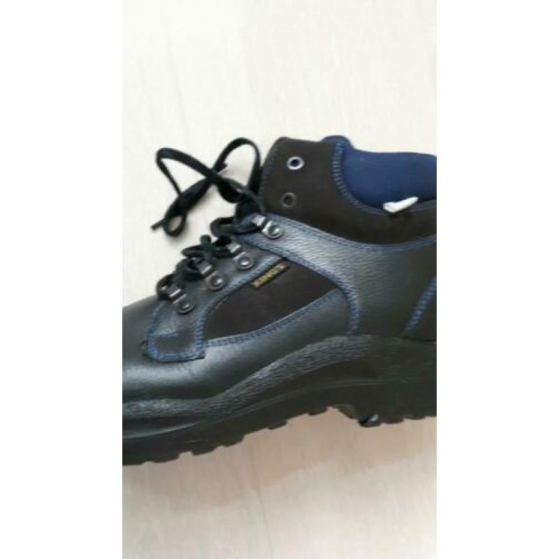 Nieuwe heren schoenen met stalen neus