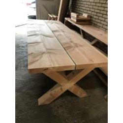 Nieuwe Kruispoot boomstam eettafel 2,5 mtr lang voor 8 pers